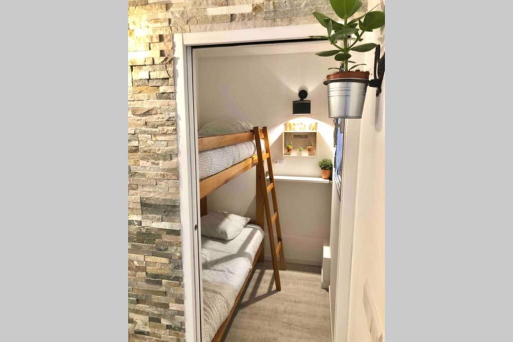 Grand Studio Cabine 30 M² Centre Ville, Refait A Neuf Pour Vous ! Climatise La Grande Motte Exterior photo